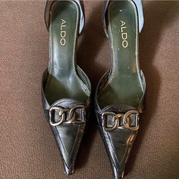 Aldo black and silver leather kitten heels
Size 7 - Picture 2 of 3